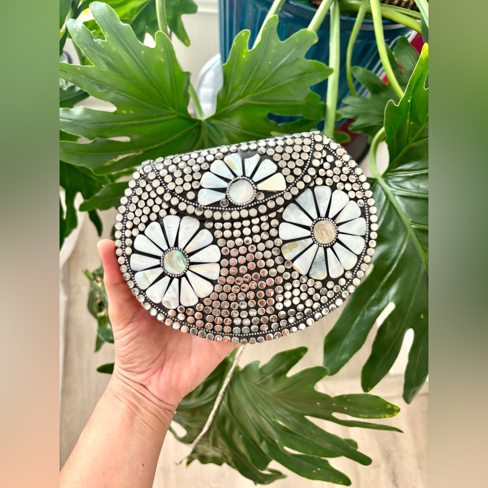 Metal & shell Handcrafted Moroccan Handbag from Morocco - Picture 10 of 10